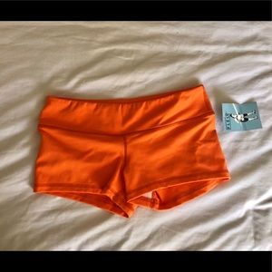 Fleo orange shorts medium NWT